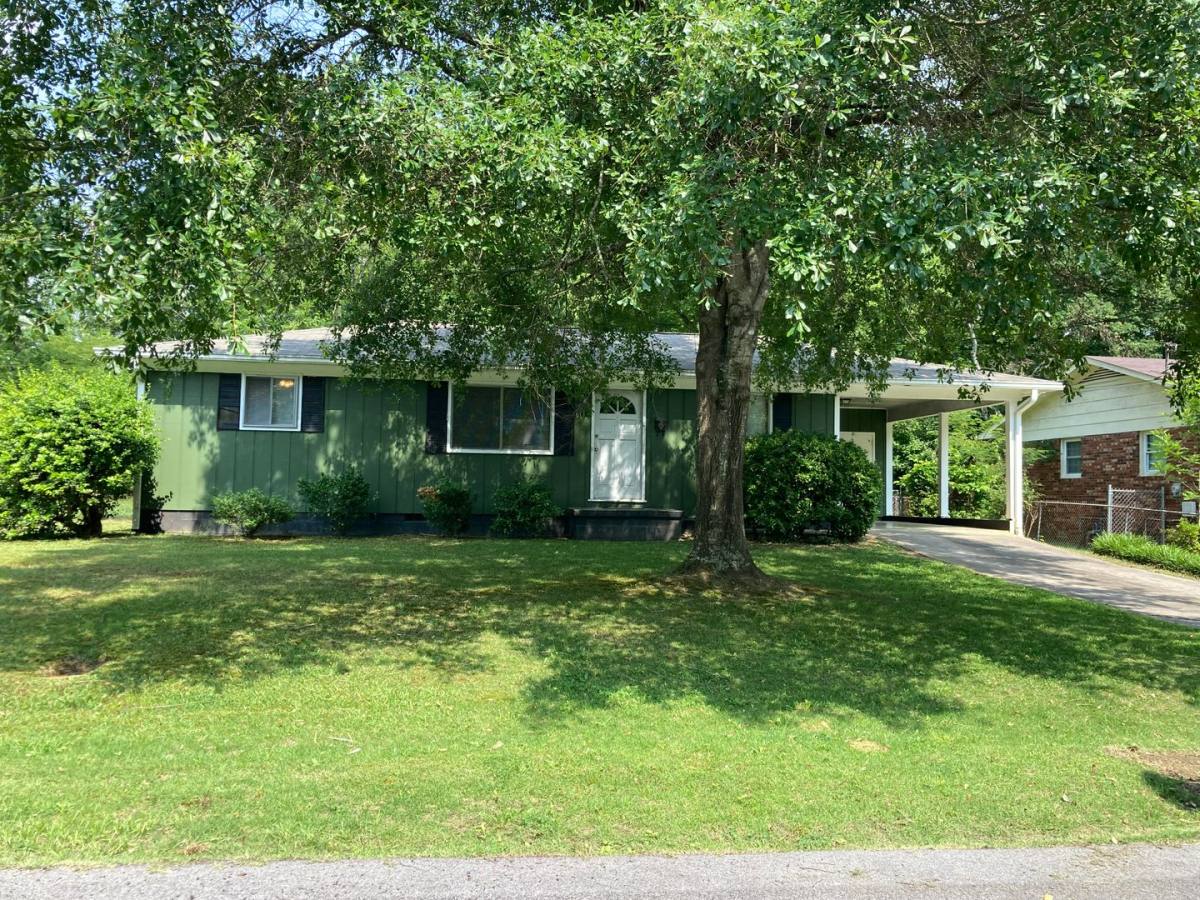 House for rent at 611 Nixon Ave SW, Rome, GA 30161