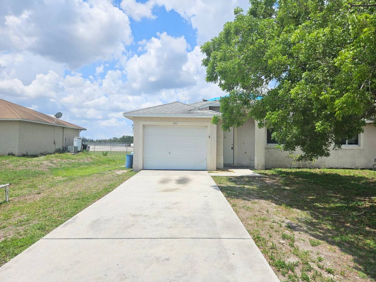 Townhouse for rent at 2517 Park Rd, Lehigh Acres, FL 33971