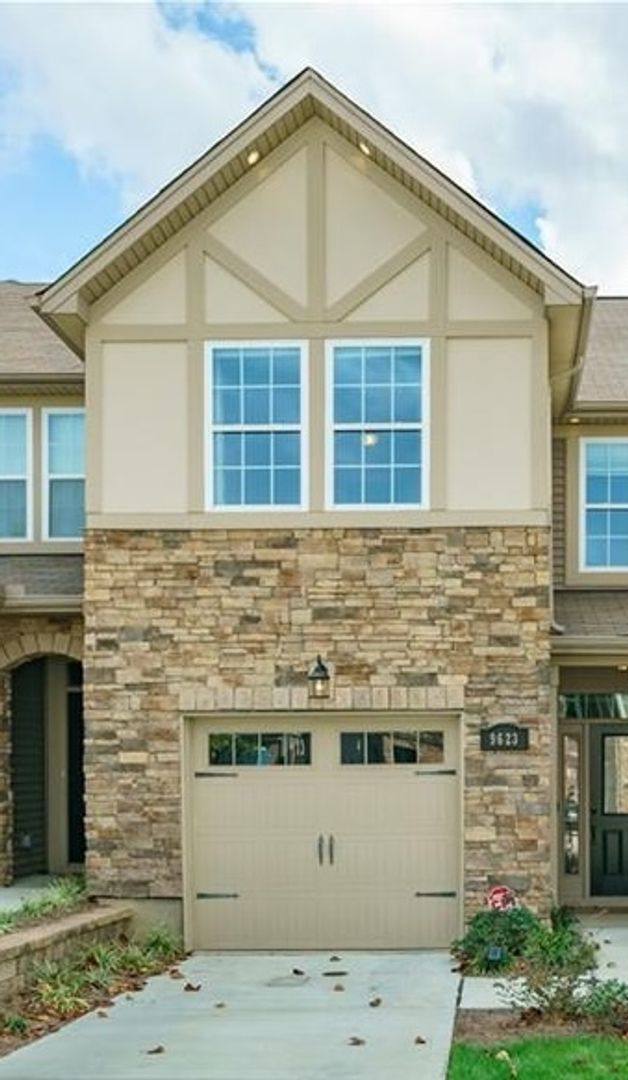 Townhouse for rent at 9623 Glenburn Lane, Charlotte, NC 28278