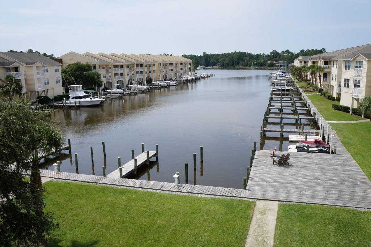 Condo for rent at 2421 Beachview Dr, Ocean Springs, MS 39564