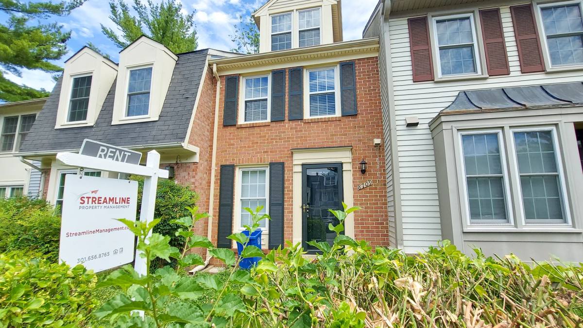 Townhouse for rent at 8709 Ravenglass Way, Montgomery Village, MD 20886