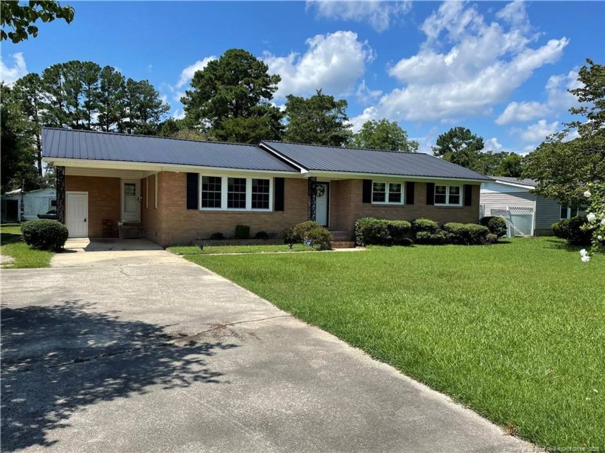 House for rent at 950 E White Pond Rd, Fairmont, NC 28340