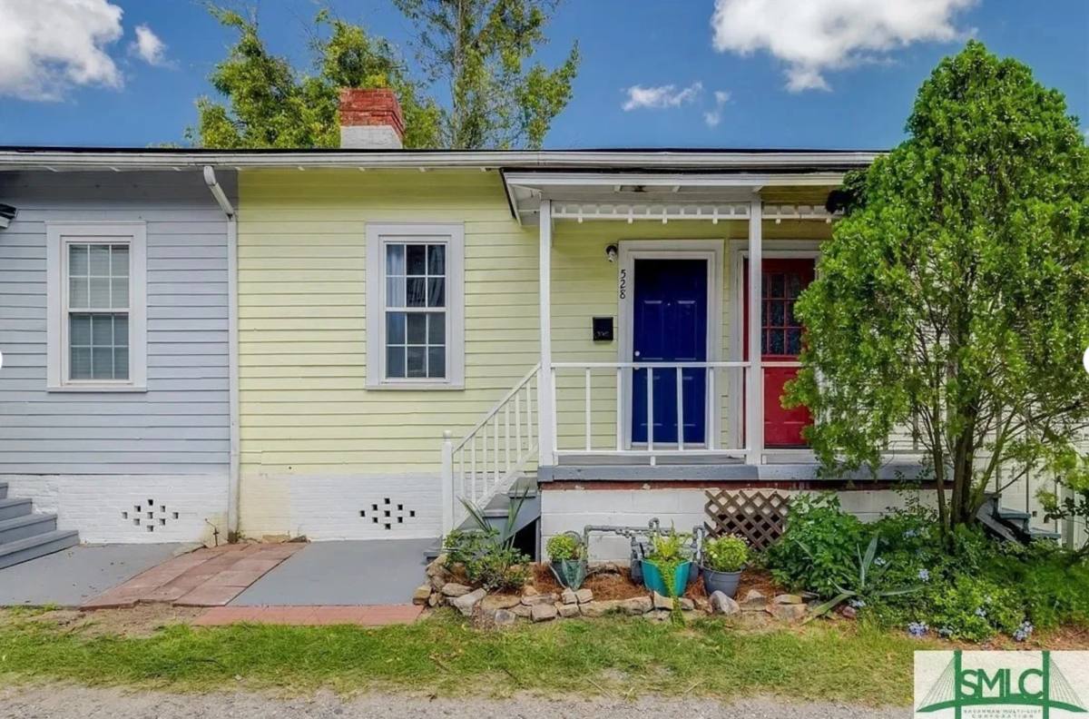 Townhouse for rent at 528 E Gordon Lane, Savannah, GA 31401