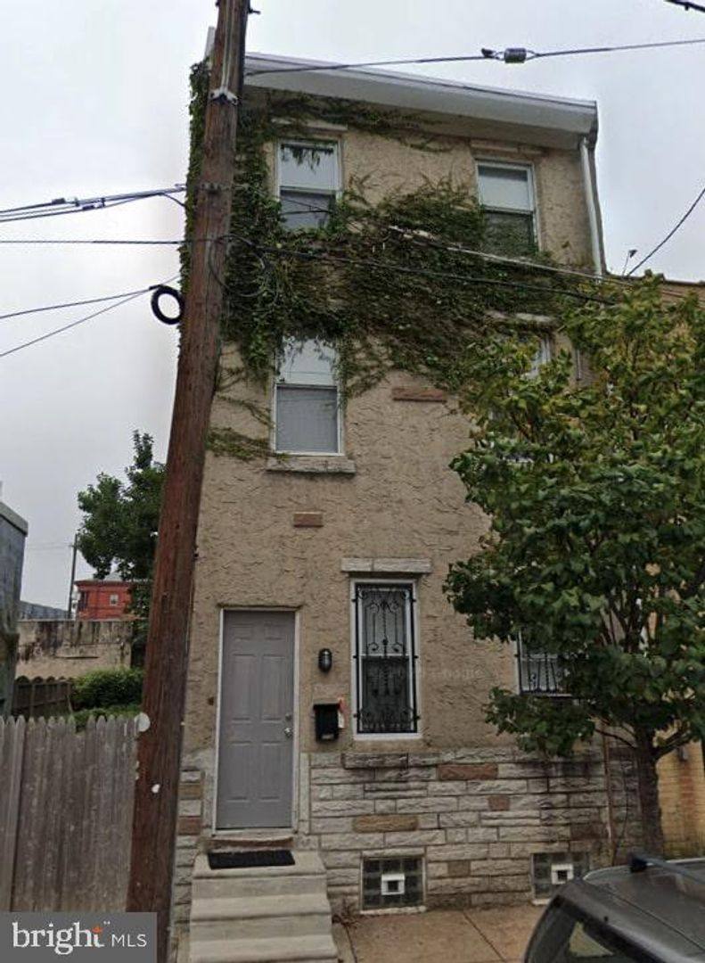 House for rent at 2134 E Arizona St, Philadelphia, PA 19125