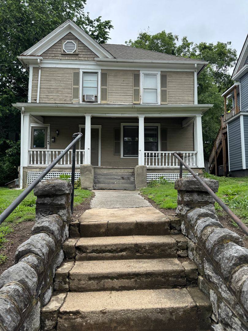 Apartment for rent at 1025 Ferdinand Ave SW, Roanoke, VA 24016