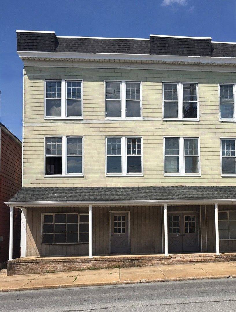Apartment for rent at 17 E Main St, Dallastown, PA 17313