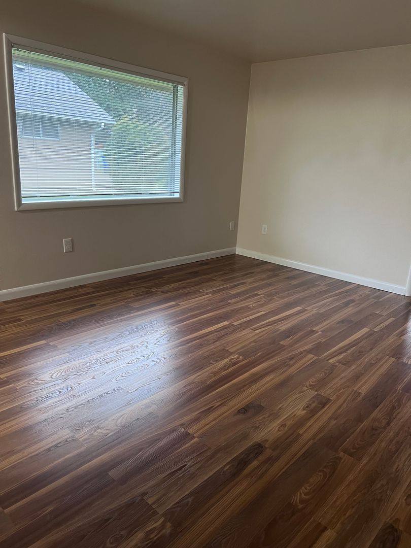 Apartment for rent at 140-156 Friendship Ave SE, Salem, OR 97302