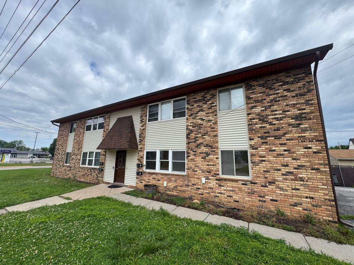 Apartment for rent at 121 4th Ave W, Milan, IL 61264