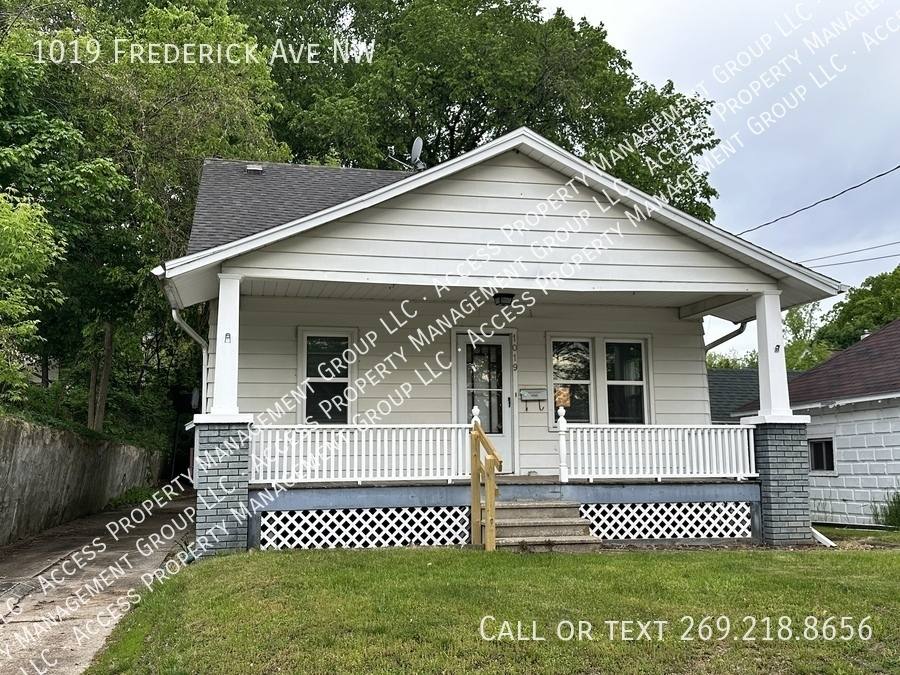House for rent at 1019 Frederick Ave NW, Grand Rapids, MI 49504