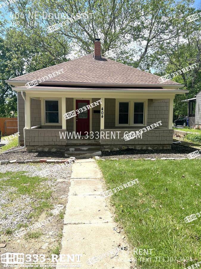 House for rent at 404 NE Douglas St, Lees Summit, MO 64063