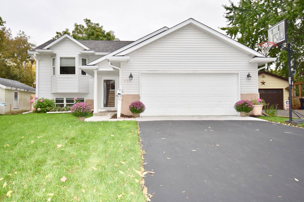 House for rent at 830 4th Ave E, Shakopee, MN 55379