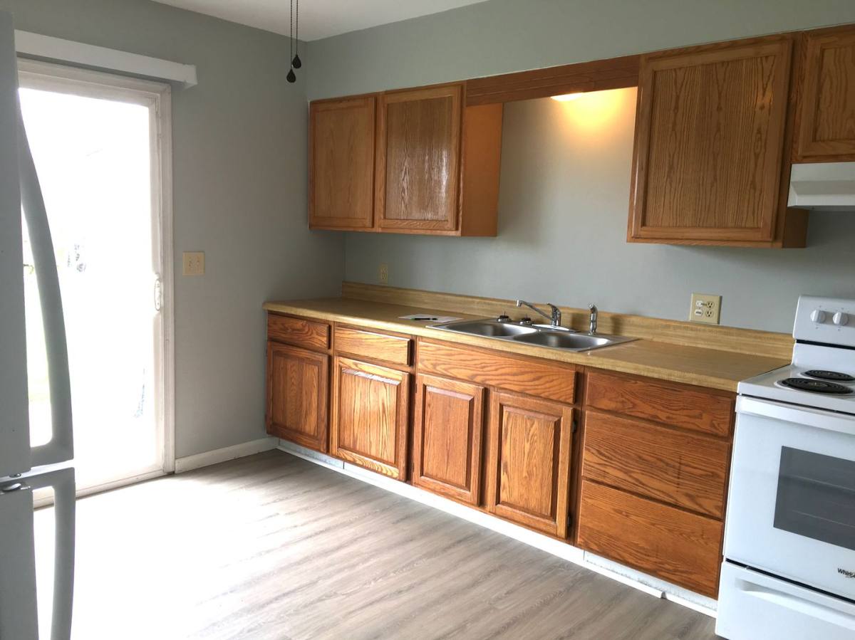 Apartment for rent at 1515 Bel Del Court, Belpre, OH 45714