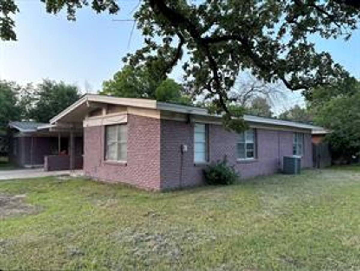 Apartment for rent at 101 N Walnut St, Waco, TX 76705