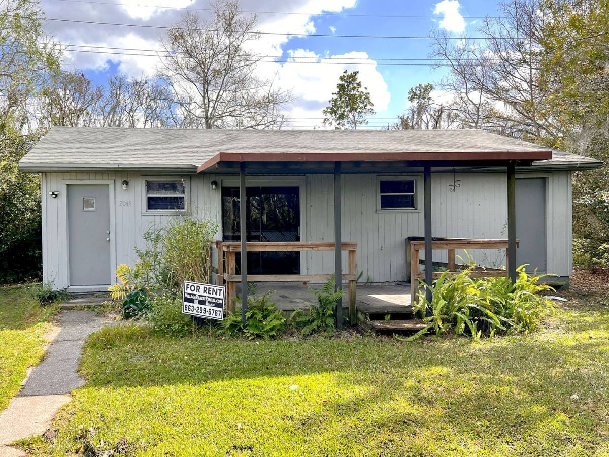 Apartment for rent at 2026 15th St SW, Winter Haven, FL 33880