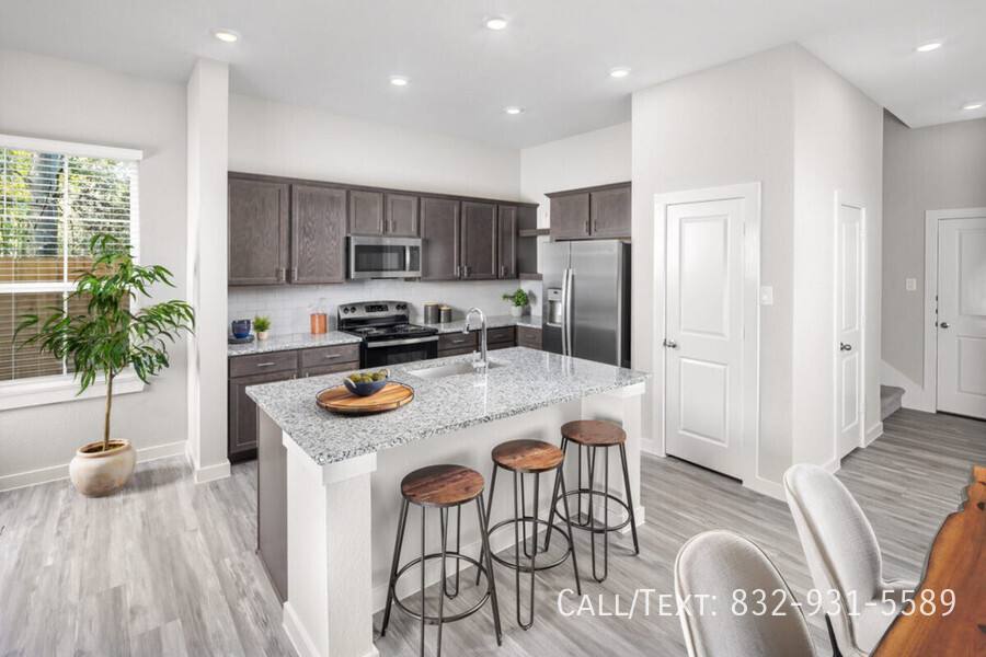 Apartment for rent at 9835 Willow Creek Commerce Dr #117, Tomball, TX 77375