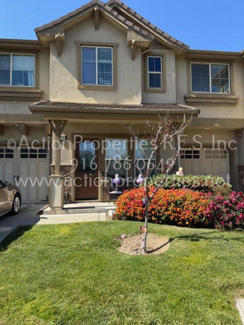 House for rent at 7046 Orchard Circle, Penryn, CA 95663