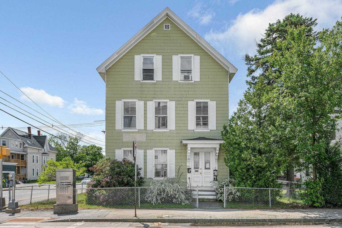 Apartment for rent at 247 Spruce St, Manchester, NH 03103