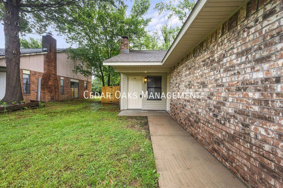 Apartment for rent at 507 N 37th St, Rogers, AR 72756