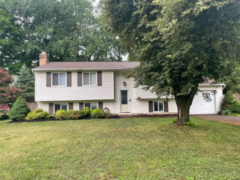 House for rent at 2618 Litchfield Dr, Herndon, VA 20171