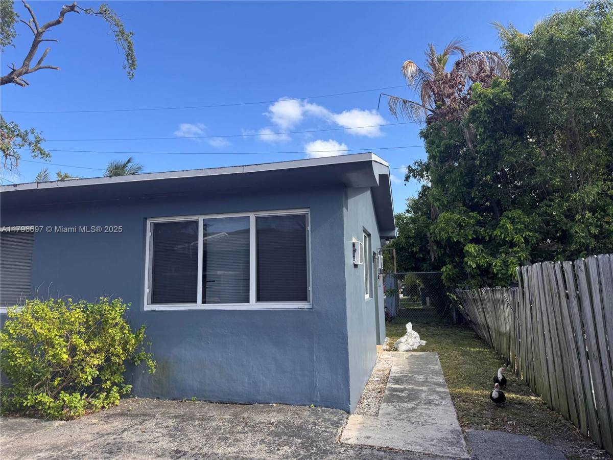 Apartment for rent at 1520 NE 125th St #B, Miami, FL 33161