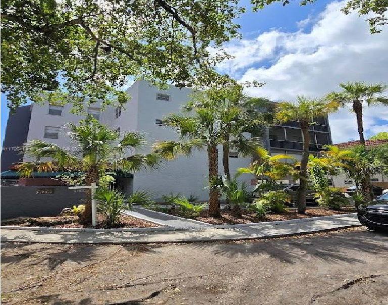 Condo for rent at 13685 NE 10th Ave #209, Miami, FL 33161
