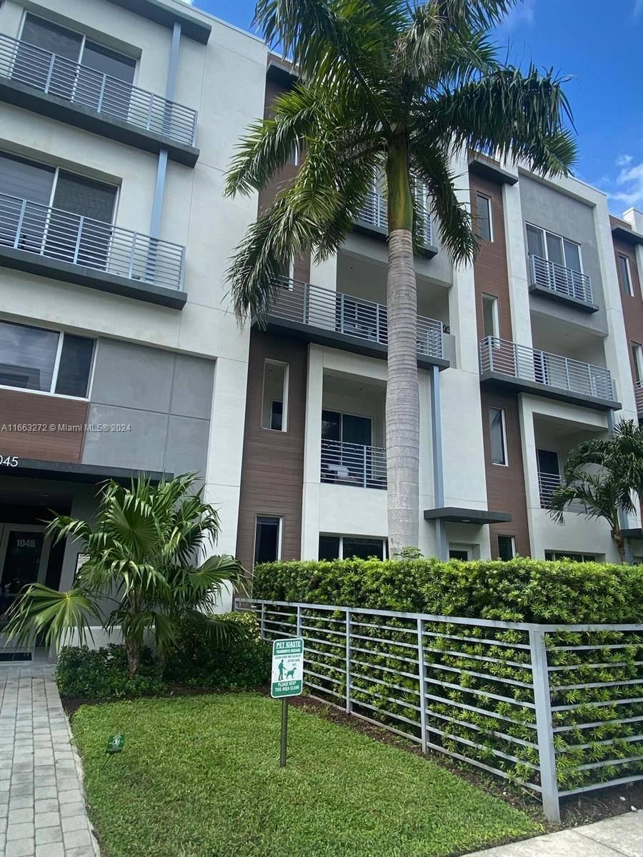 Apartment for rent at 1045 NE 18th Ave, Fort Lauderdale, FL 33304