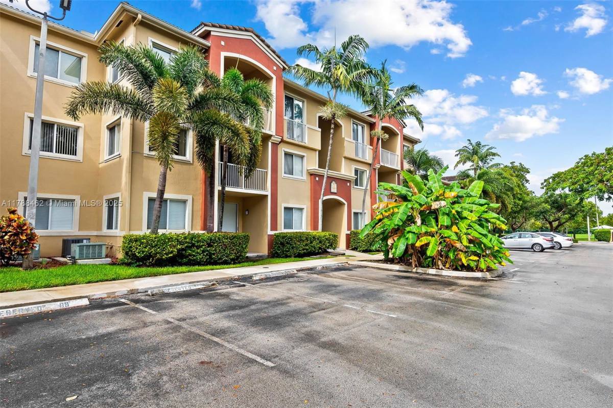 Apartment for rent at 7085 Nova Dr #330, Fort Lauderdale, FL 33317