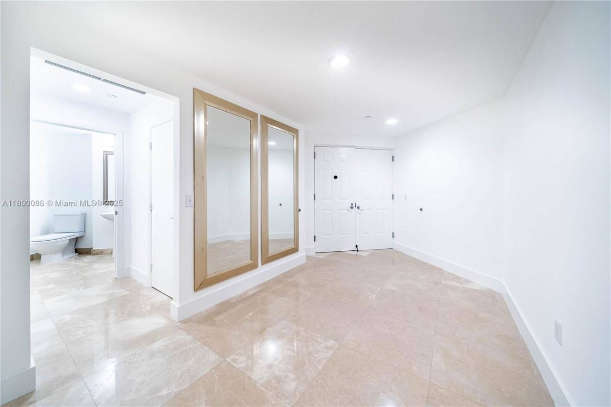 House for rent at 3330 NE 190th St #LPH14, Miami, FL 33180