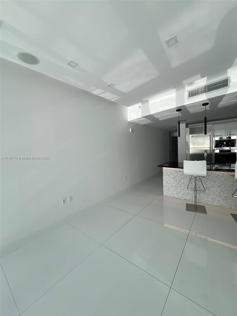 House for rent at 17121 Collins Ave #1607, North Miami Beach, FL 33160