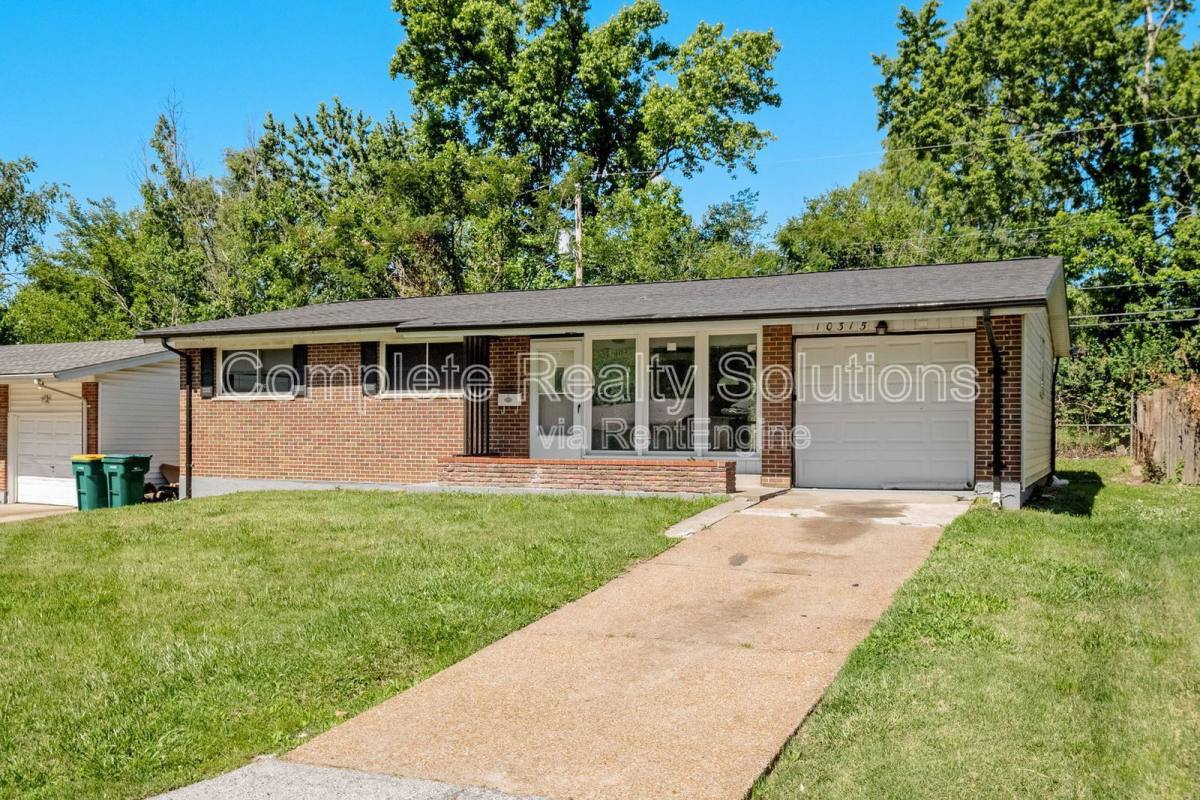 House for rent at 10315 Monarch Dr, Saint Louis, MO 63136