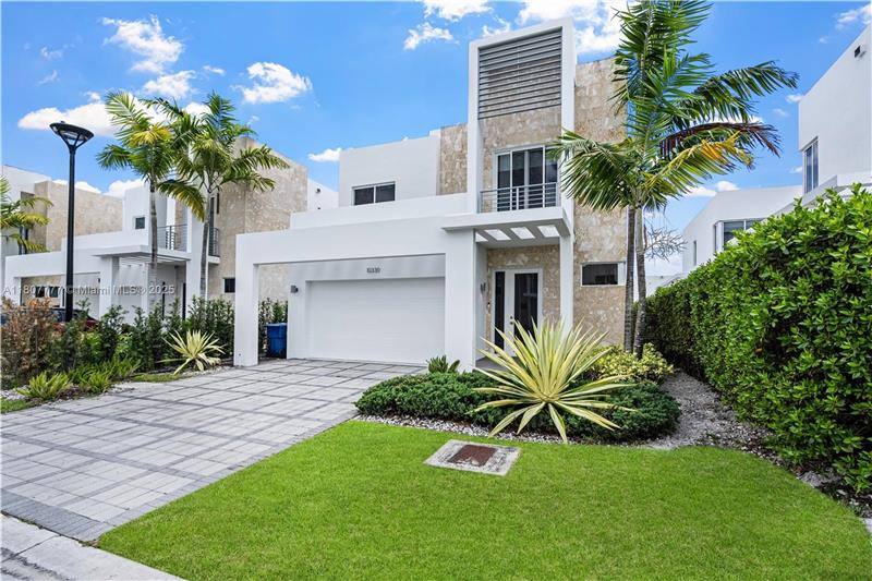 Townhouse for rent at 10330 NW 68th Streert, Miami, FL 33178