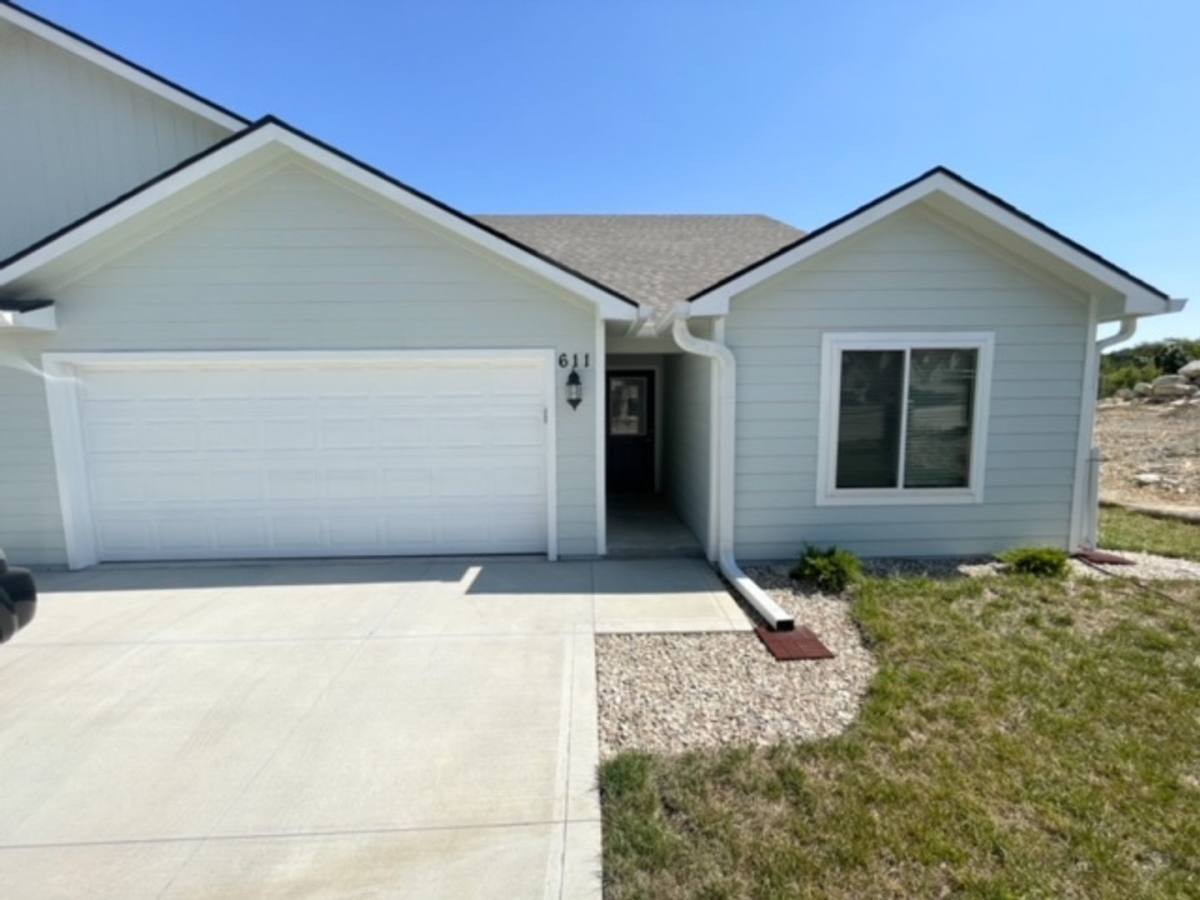 House for rent at 611 Wildoak Place, Manhattan, KS 66503
