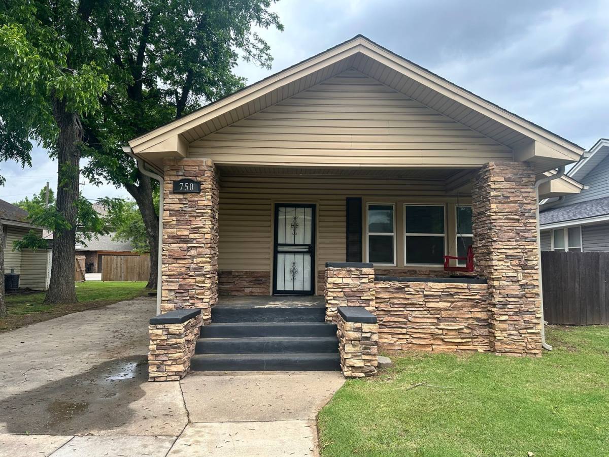 Apartment for rent at 750 S Jenkins Ave, Norman, OK 73069