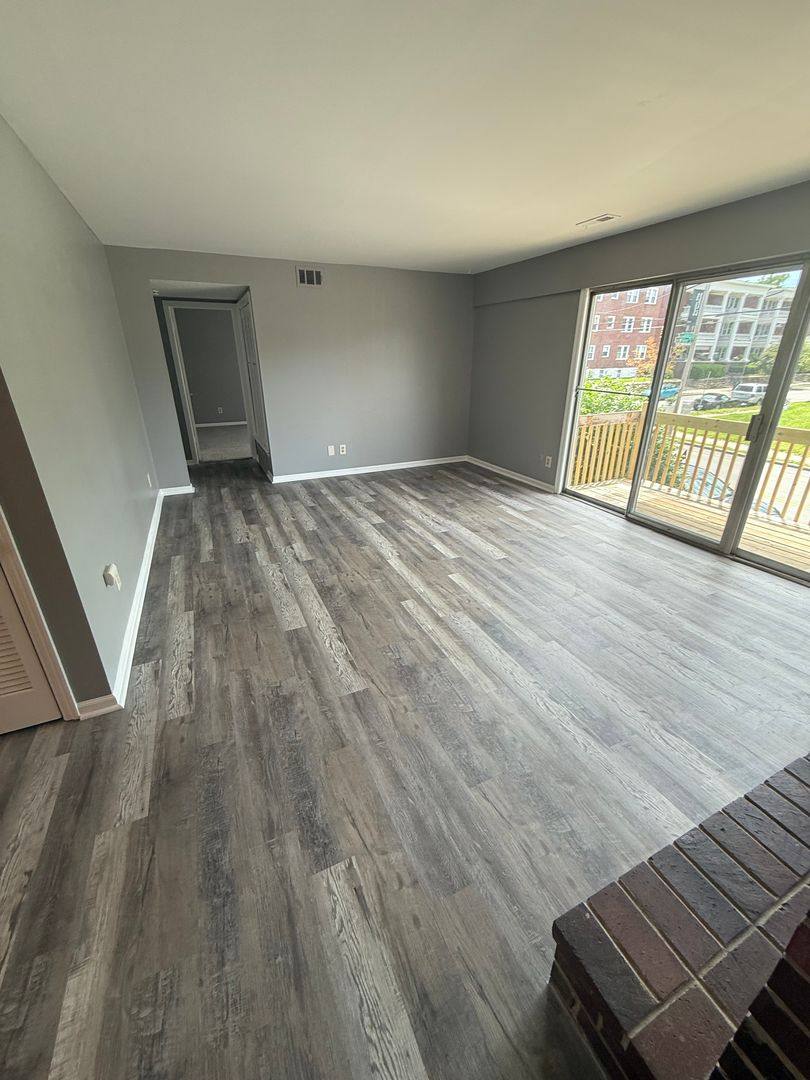 Apartment for rent at 210-214 E 43rd St, Kansas City, MO 64111