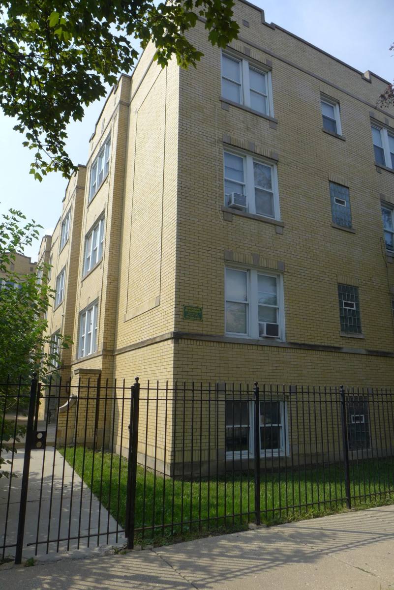 Apartment for rent at 2048 N Kostner Ave, Chicago, IL 60639