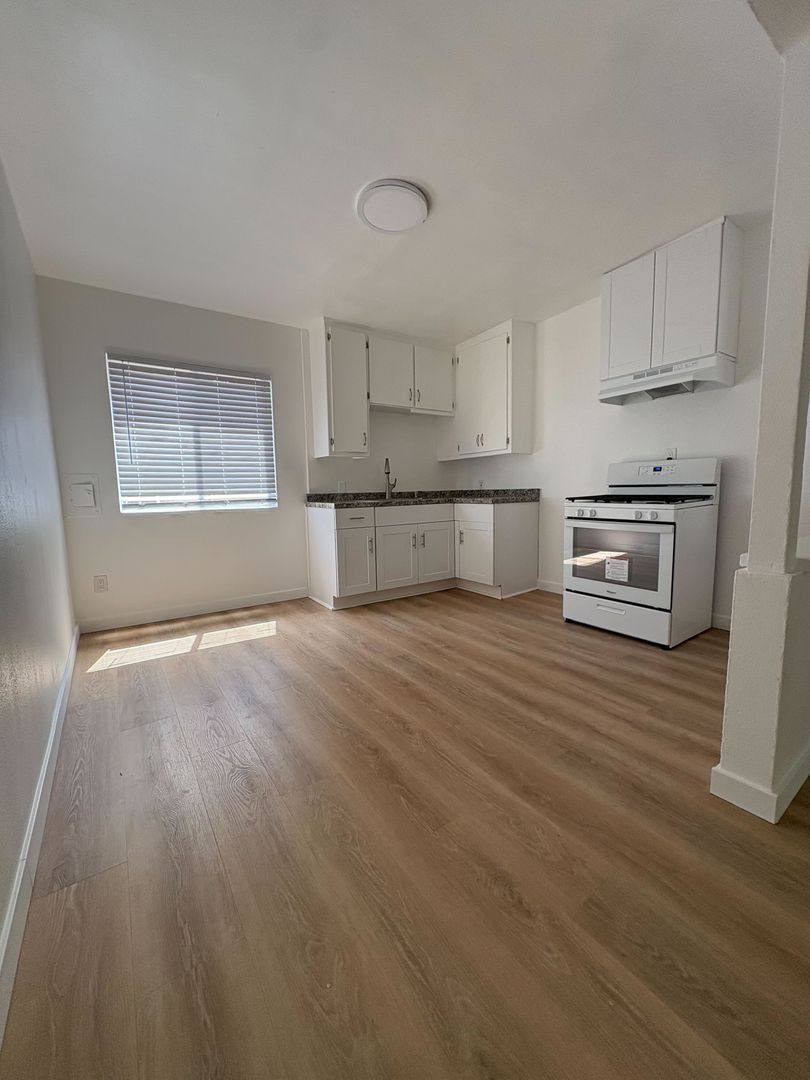 Apartment for rent at 2109-2209 W Myrtle St, Santa Ana, CA 92703