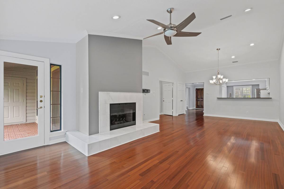 Condo for rent at 5080 Westgrove Dr, Dallas, TX 75248