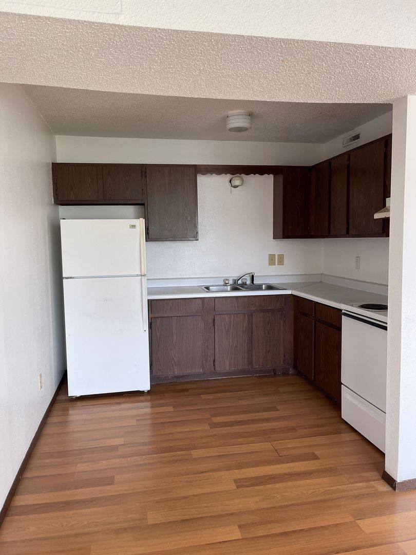Apartment for rent at 1220 Meadow Lane, Waterloo, IA 50701