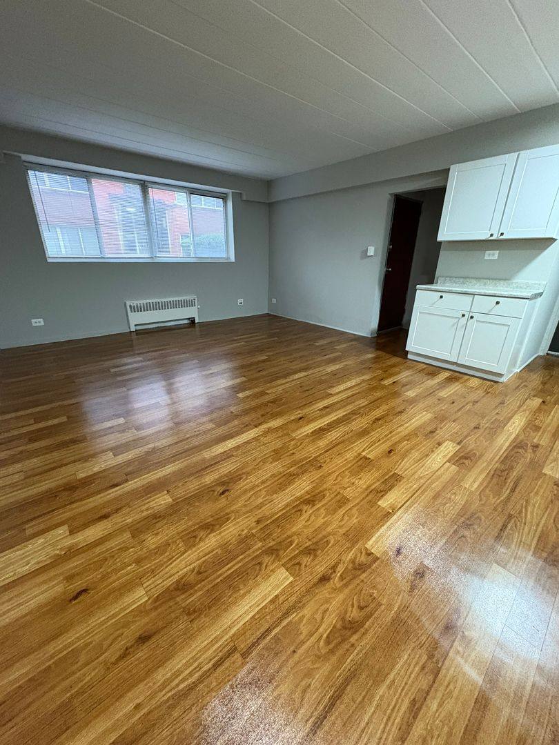 Apartment for rent at 5672-5678 W Adams St, Chicago, IL 60644