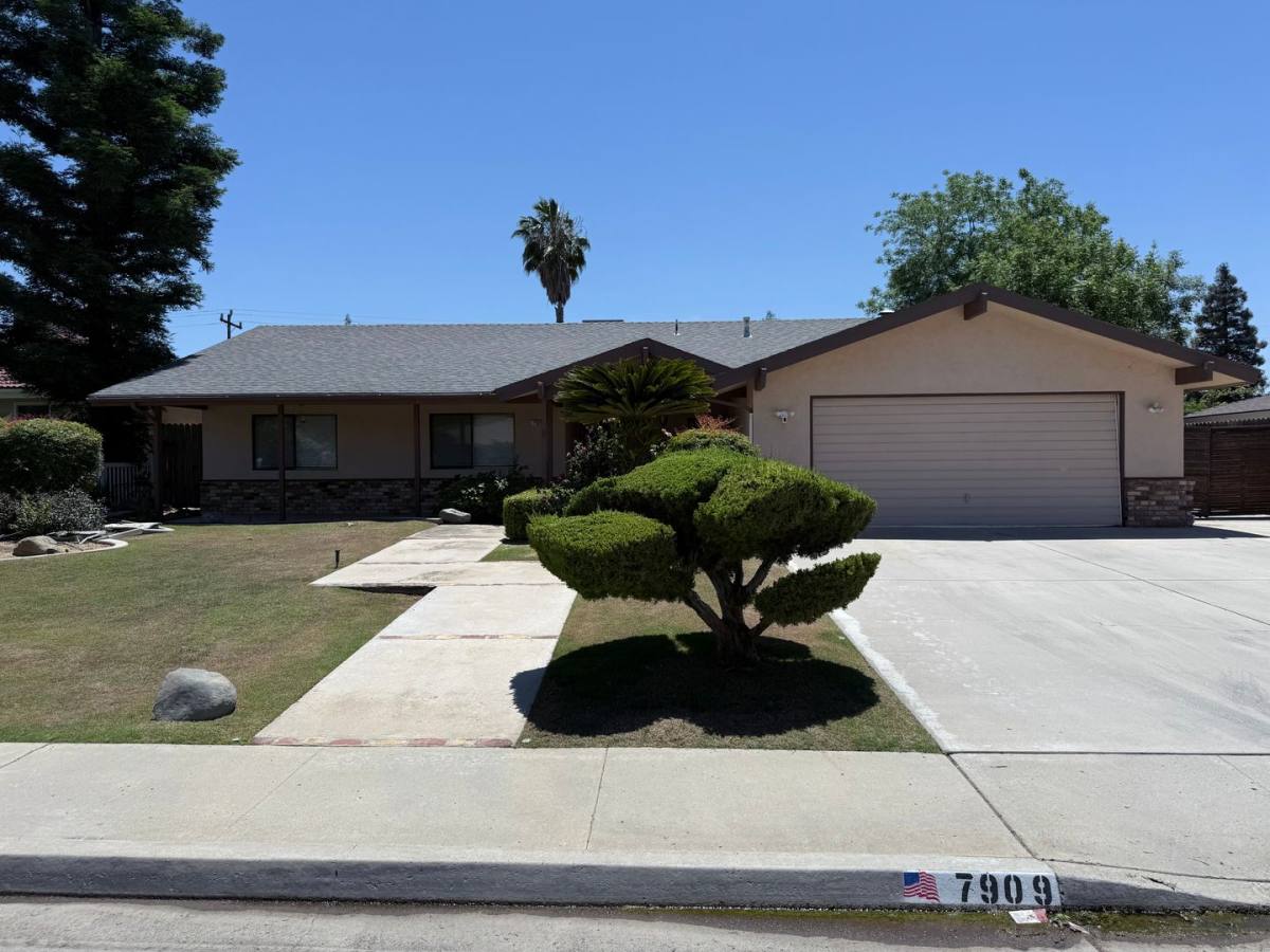 House for rent at 7909 Weldon Ave, Bakersfield, CA 93308