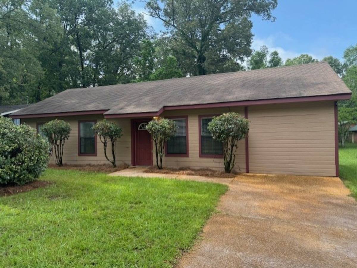 House for rent at 1460 May Ave, Jackson, MS 39212