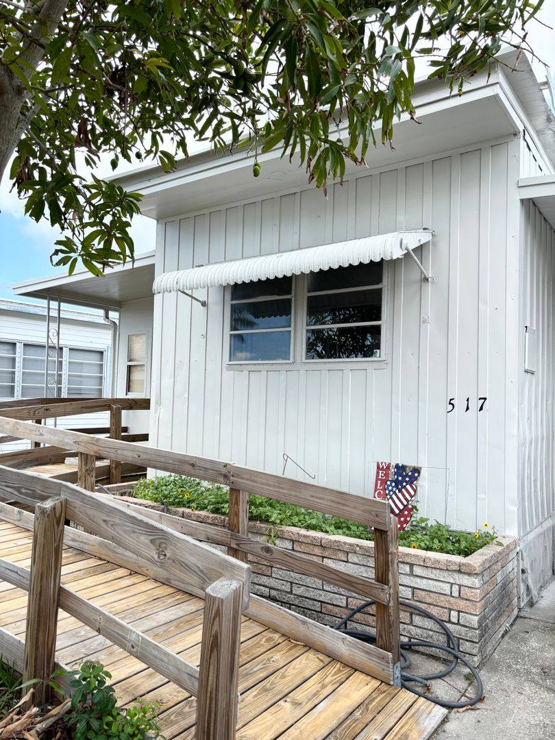 House for rent at 517 51st Ave Dr W, Bradenton, FL 34207