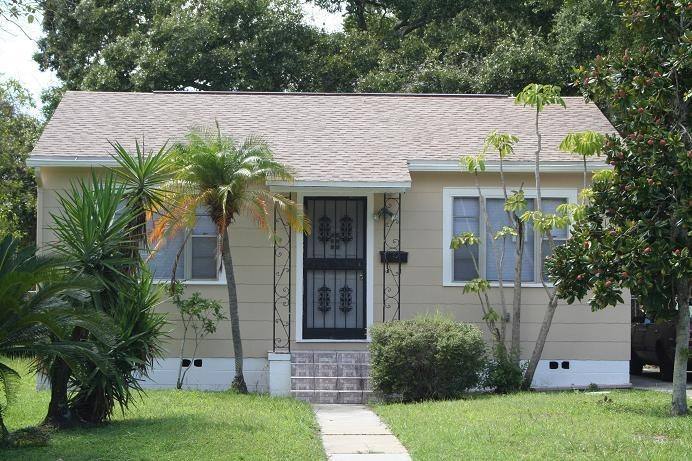 House for rent at 2501 8th St S, Saint Petersburg, FL 33705