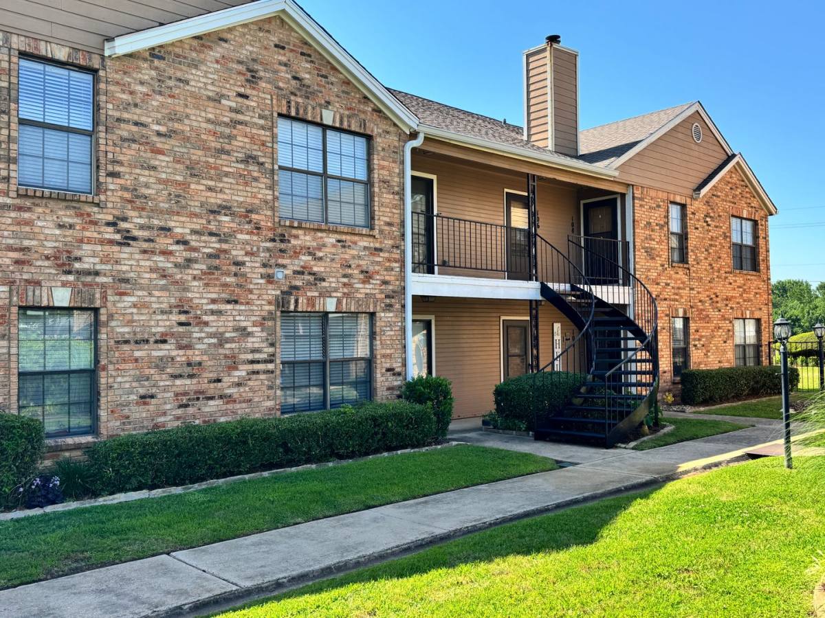 Condo for rent at 400 W Southtown, Tyler, TX 75703