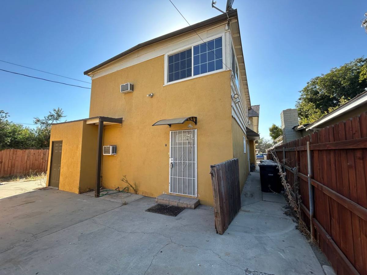Apartment for rent at 450 N Taylor St, Hemet, CA 92543