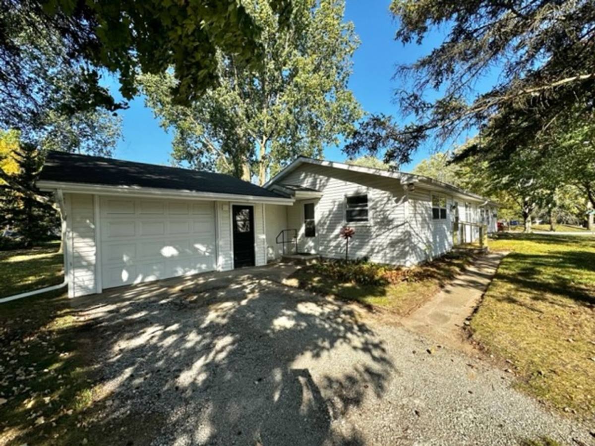 Townhouse for rent at 2202 Sunny Lane, Green Bay, WI 54313