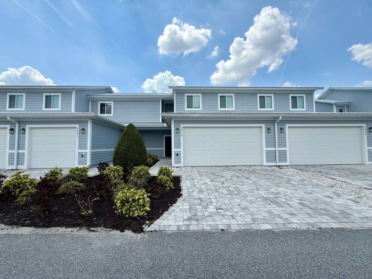 Townhouse for rent at 2607 Tanoak Terrace, Winter Haven, FL 33881