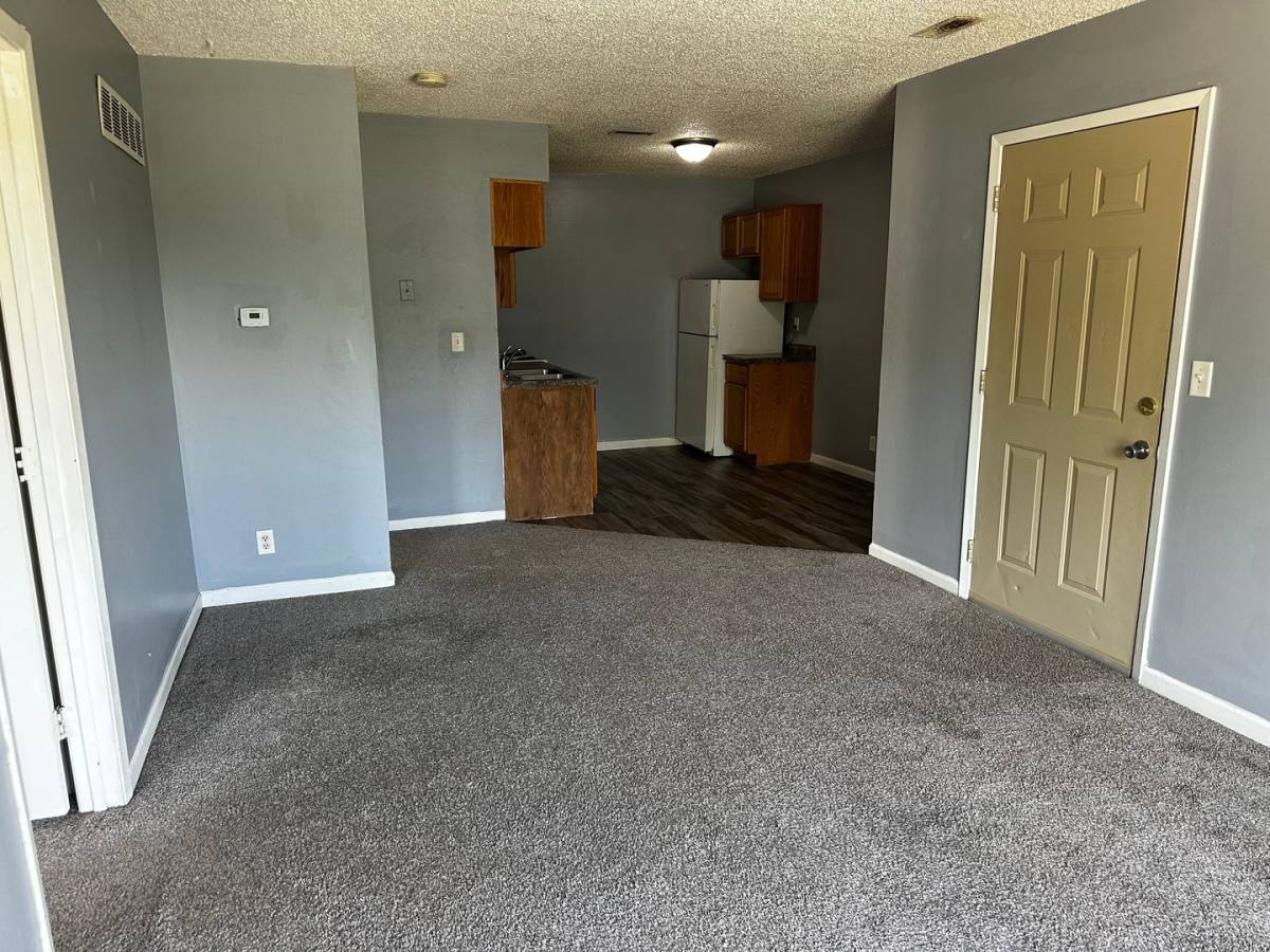 Apartment for rent at 975 39th St, Bettendorf, IA 52722