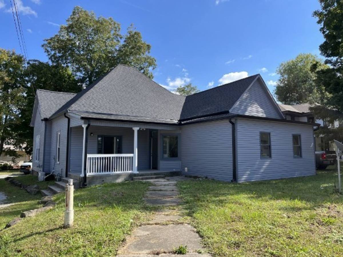 Apartment for rent at 201 S Porter St, Winchester, TN 37398