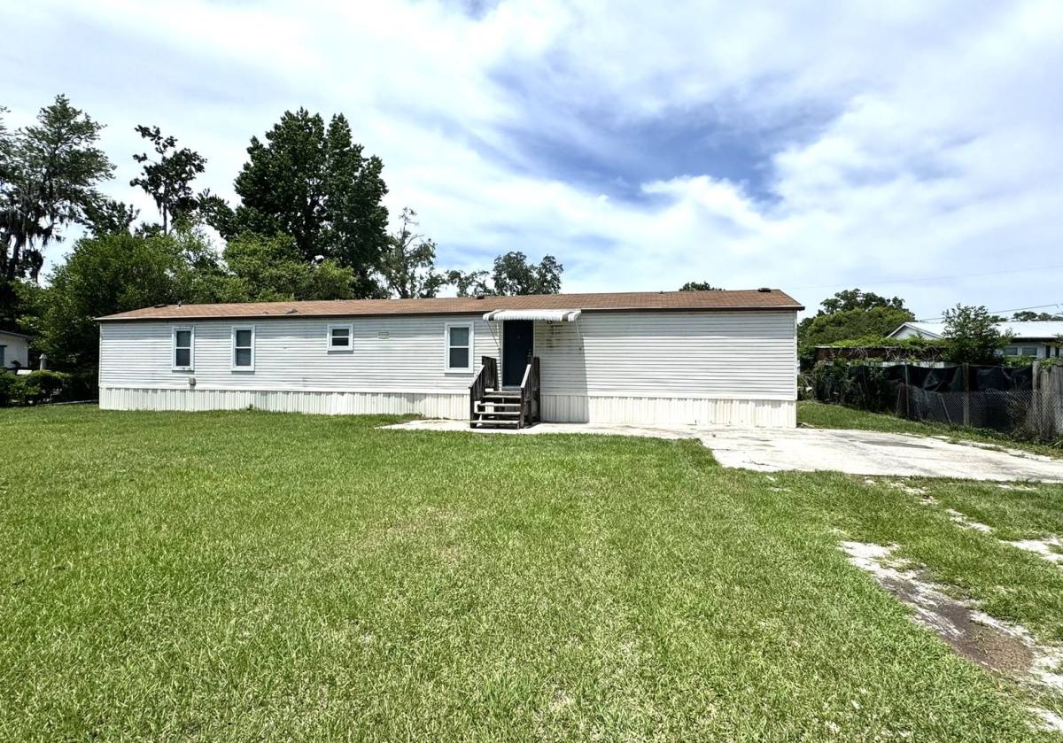 House for rent at 7675 Del Rd, Jacksonville, FL 32244